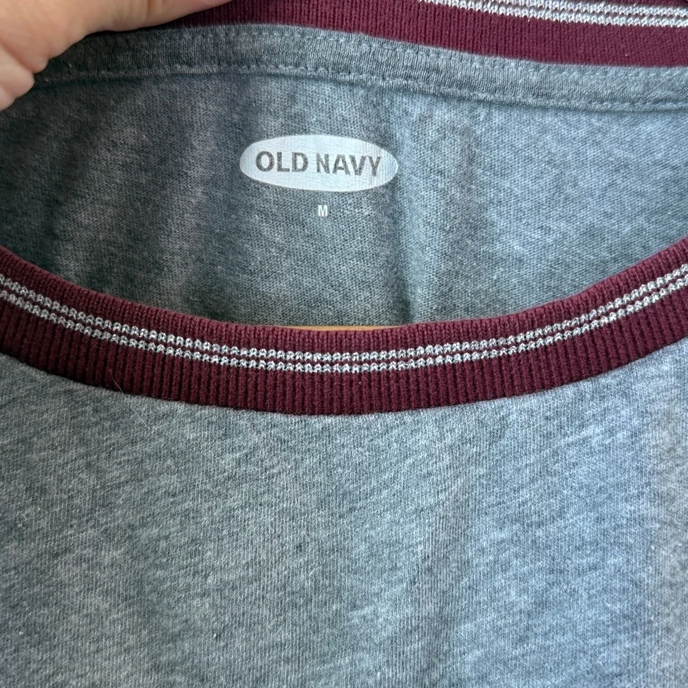 Old Navy Short Sleeve T Shirt Gray and Maroon Red size Medium - Picture 2 of 8